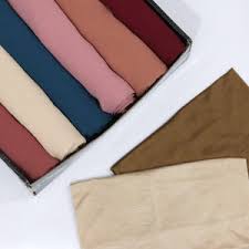 Pack of 5 Hijab With 1Pc 4-in-1 Inner Cap – Gift Set
